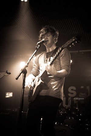 Creative music photography by Edinburgh gig photographer John Gilchrist 20160219-0008