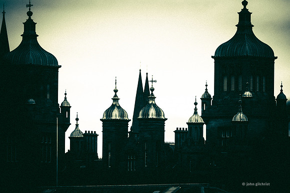 May contain scenes of photography locations, beautiful views, and visual references of Edinburgh Scotland.