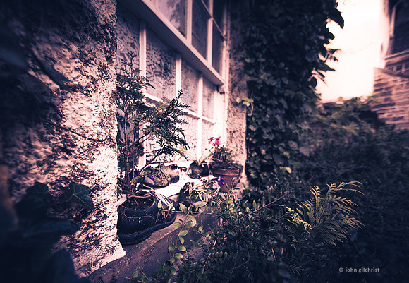 May contain scenes of photography locations, beautiful views, and visual references of The City of Edinburgh.
