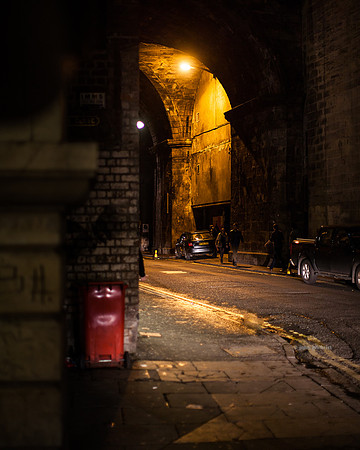 May contain scenes of photography locations, beautiful views, and visual references of The City of Edinburgh.