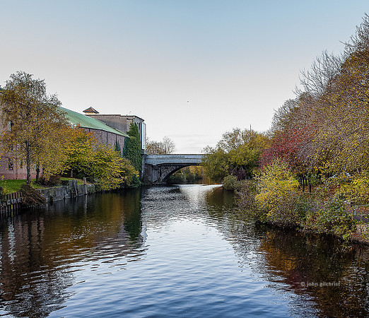 May contain scenes of photography locations, beautiful views, and visual references of Edinburgh UK.