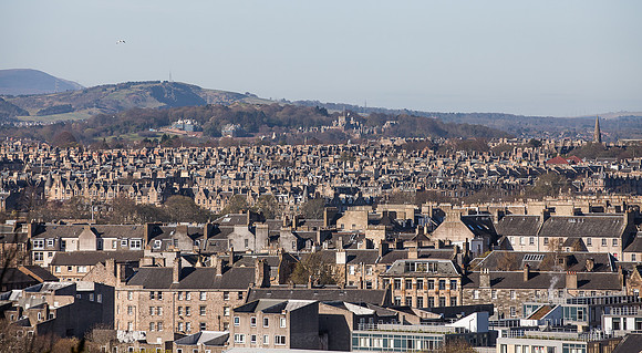 May contain scenes of photography locations, beautiful views, and visual references of Edinburgh UK.
