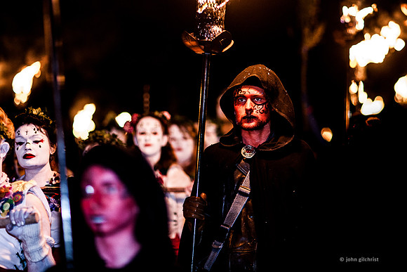 May contain scenes of photography locations, beautiful views, and visual references of Edinburgh UK.
