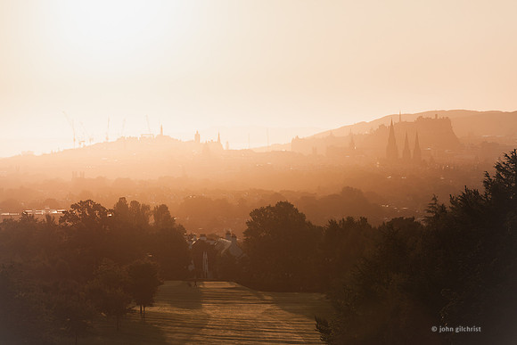 May contain scenes of photography locations, beautiful views, and visual references of Edinburgh Scotland.